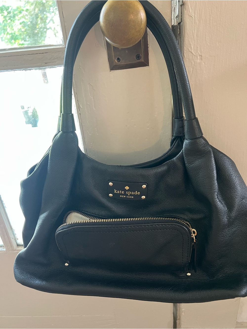 kate spade Baxter Street Stevie Bag Black with Zip Pocket in the Front